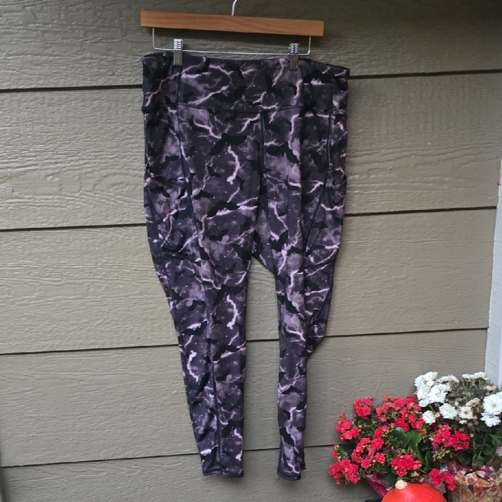 Torrid Performance Lite Full Length Active Legging stormy bat 2x - Picture 7 of 16